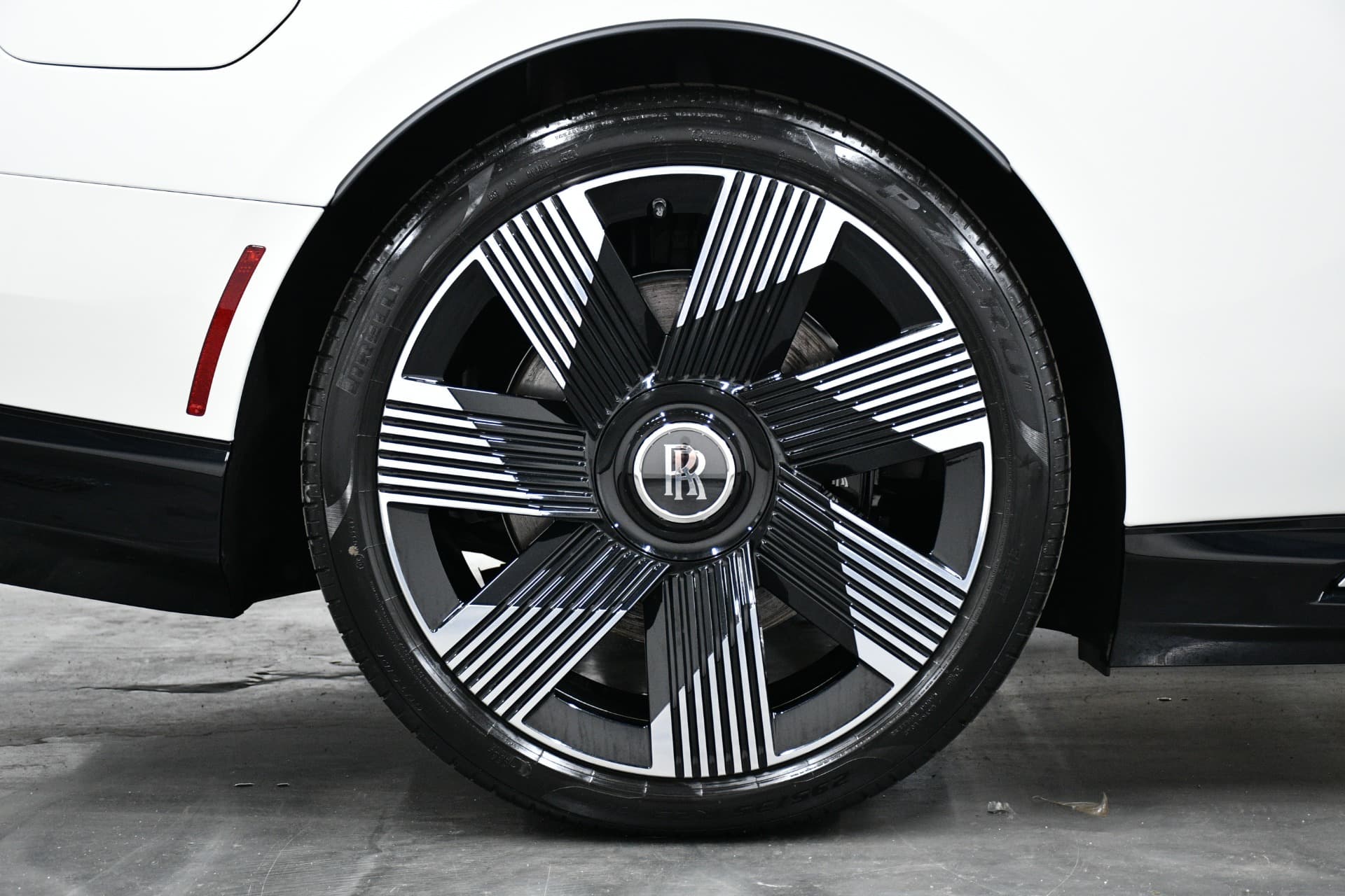 Диски Rolls Royce Spectre R23 OEM Aerodynamic Forged Wheels